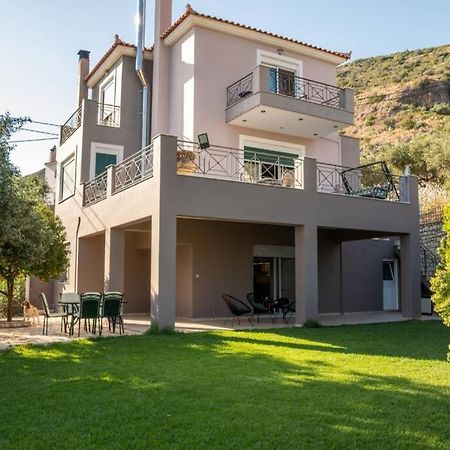 Akrivi'S House In Каламата Экстерьер фото